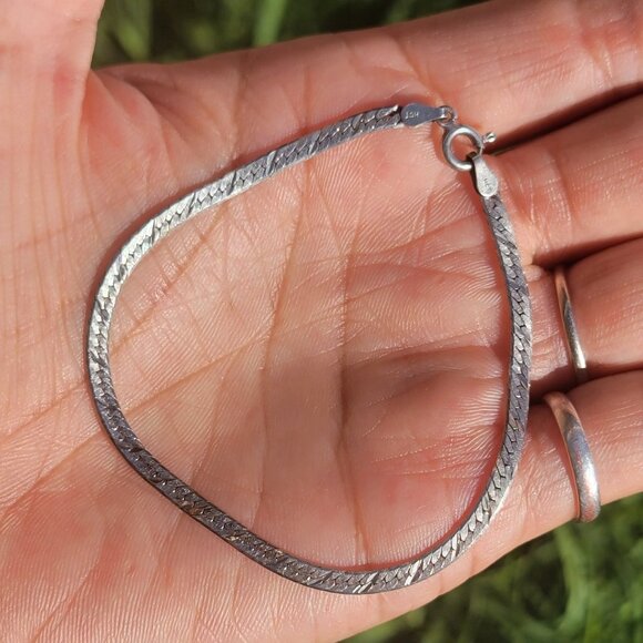Jewelry - Lovely vintage 925 sterling silver ITALY etched lines herringbone 3 mm bracelet